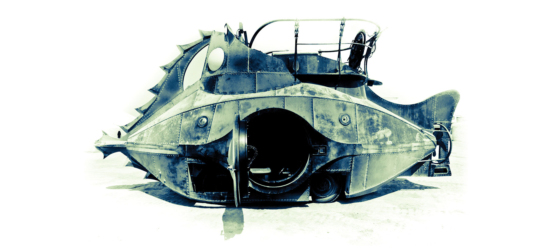 Immersive metal art car sculpture The Nautilus fabricated by Engineered Artworks and Five Ton Crane, inspired by Jules Verne’s submarine